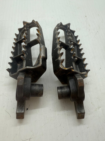 Suzuki RM-Z 250 Footpegs