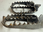 Suzuki RM-Z 250 Footpegs