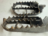 Suzuki RM-Z 250 Footpegs