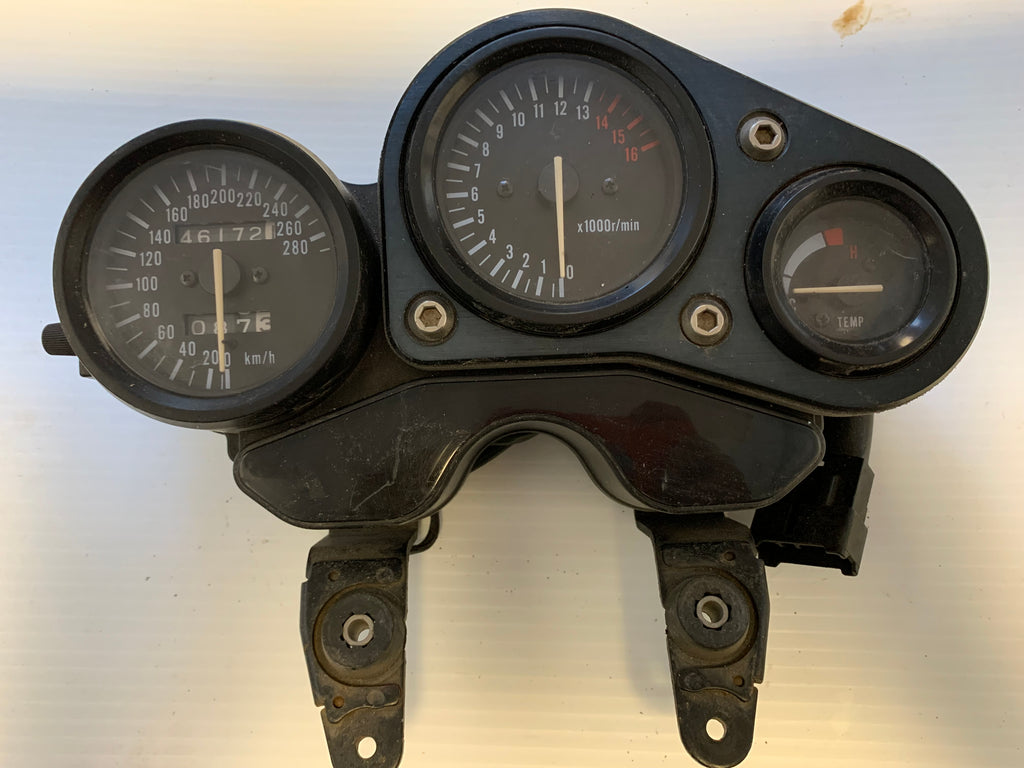 GSXR 750 Speedo Gauges Oshawa Cycle Salvage